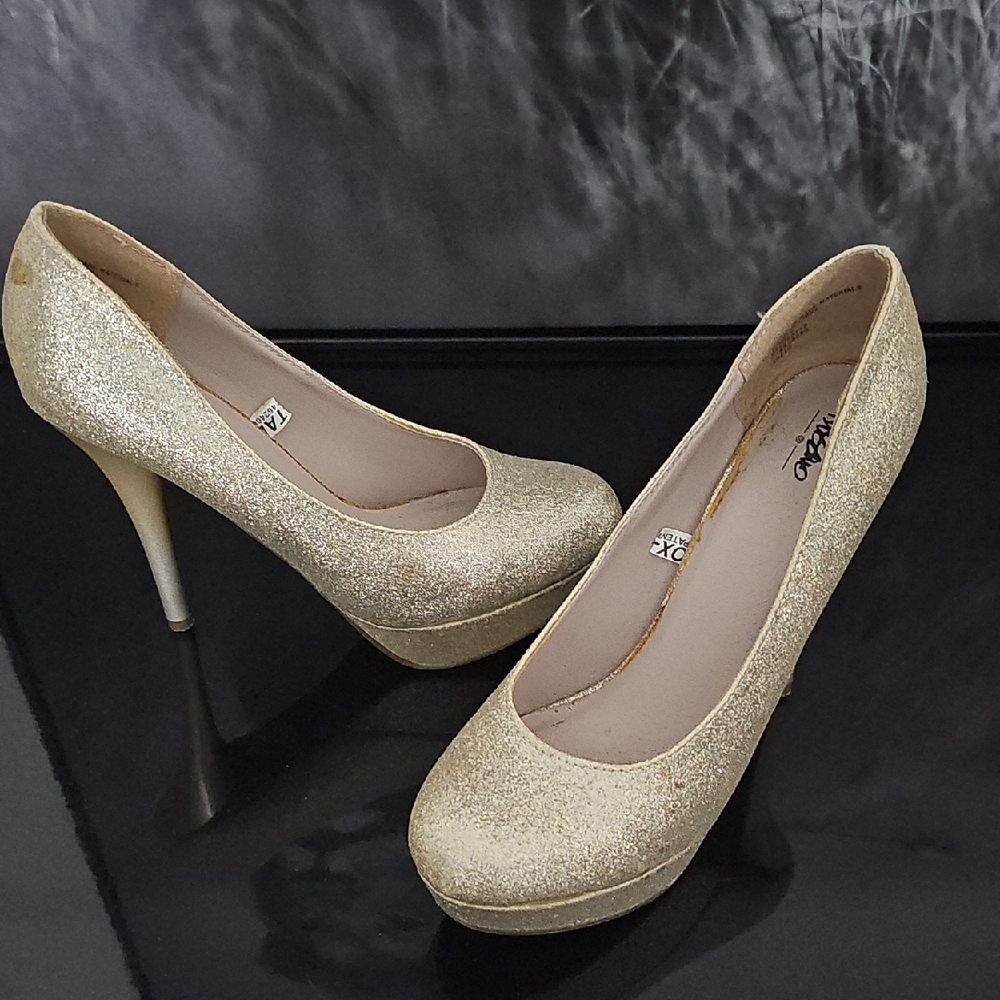 Elegant Gold Glitter Heels